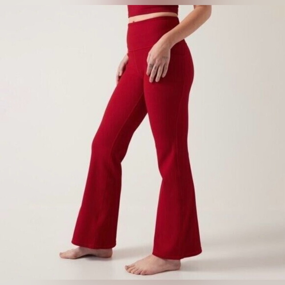 Athleta  Salutation Stash Rib Flare Small